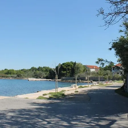 In With Sea View, Balcony, Air Conditioning, Wi-fi * Ždrelac