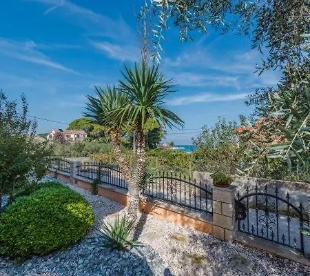 In With Sea View, Balcony, Air Conditioning, Wi-fi *