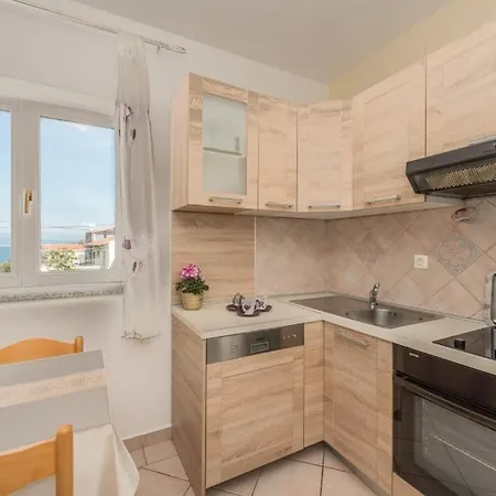 In With Sea View, Balcony, Air Conditioning, Wi-fi * Ždrelac