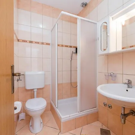 In With Sea View, Balcony, Air Conditioning, Wi-fi Ždrelac